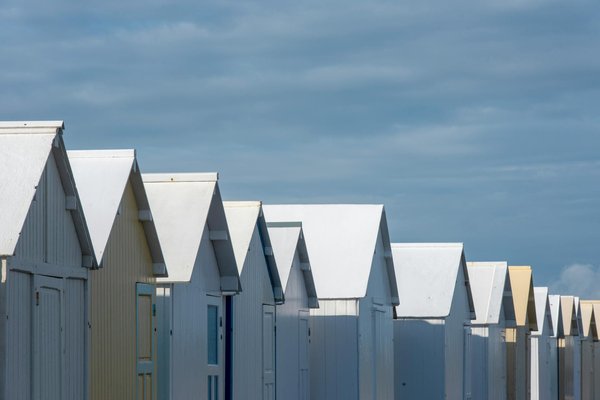 Quels sont les avantages de louer une maison de vacances en Toscane avec des ateliers de cuisine et des randonnées en montagne?