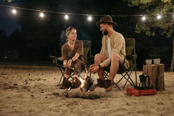 Comment choisir le bon équipement pour un camping en région de dunes fixes?